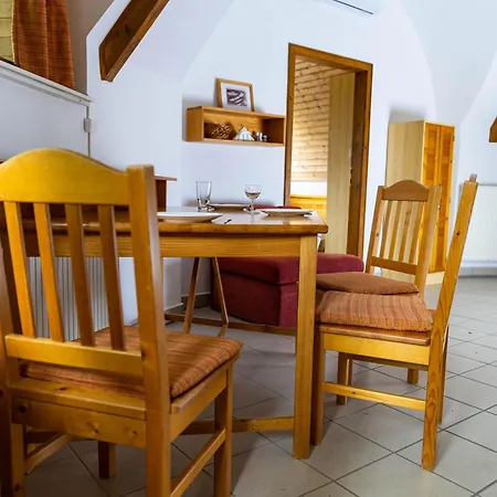 Gesztenye Nyaralópark Apartmanhotel *