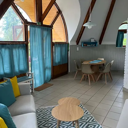 Gesztenye Nyaralopark Lejlighedshotel Balatonudvari